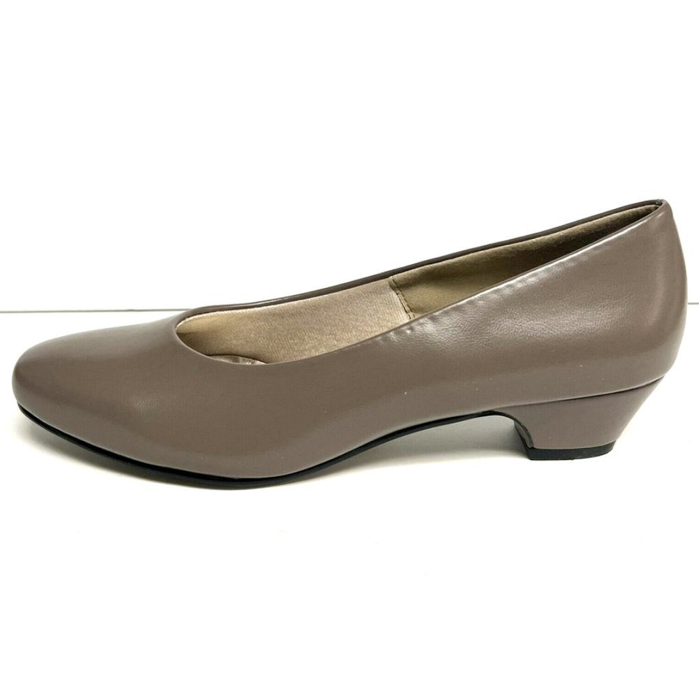 Soft Style Womens Angel II Pump Heel Size 9.5 M
